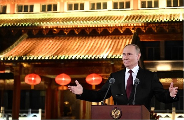 鑫耀证券 中俄达成能源合作时, 金正恩也承诺对俄鼎力支持, 普京邀泽连斯基访俄会面