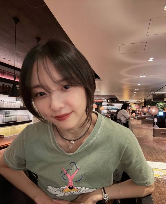 擒牛宝配资 女友感爆棚！寂静岭女主近照曝光 嘟嘴吃海底捞好可爱